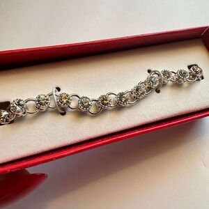 Avon Jeweltone Tennis Bracelet Clear Crystal Silver Tone Vintage 2007 F3136261